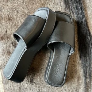 🖤ALOHAS Janice black platform sandal🖤